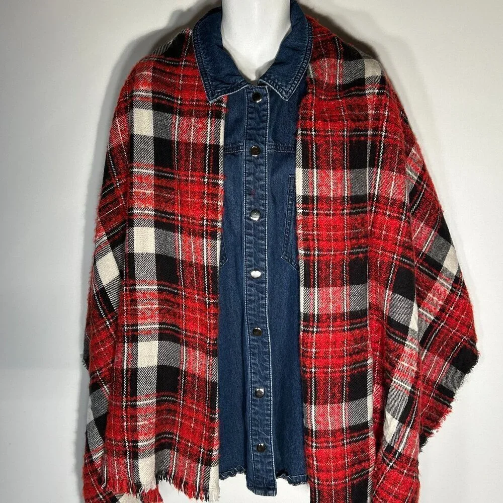 BCBGeneration Oversized Scarf Red Black Old $ Preppy Staple Academia Heritage
